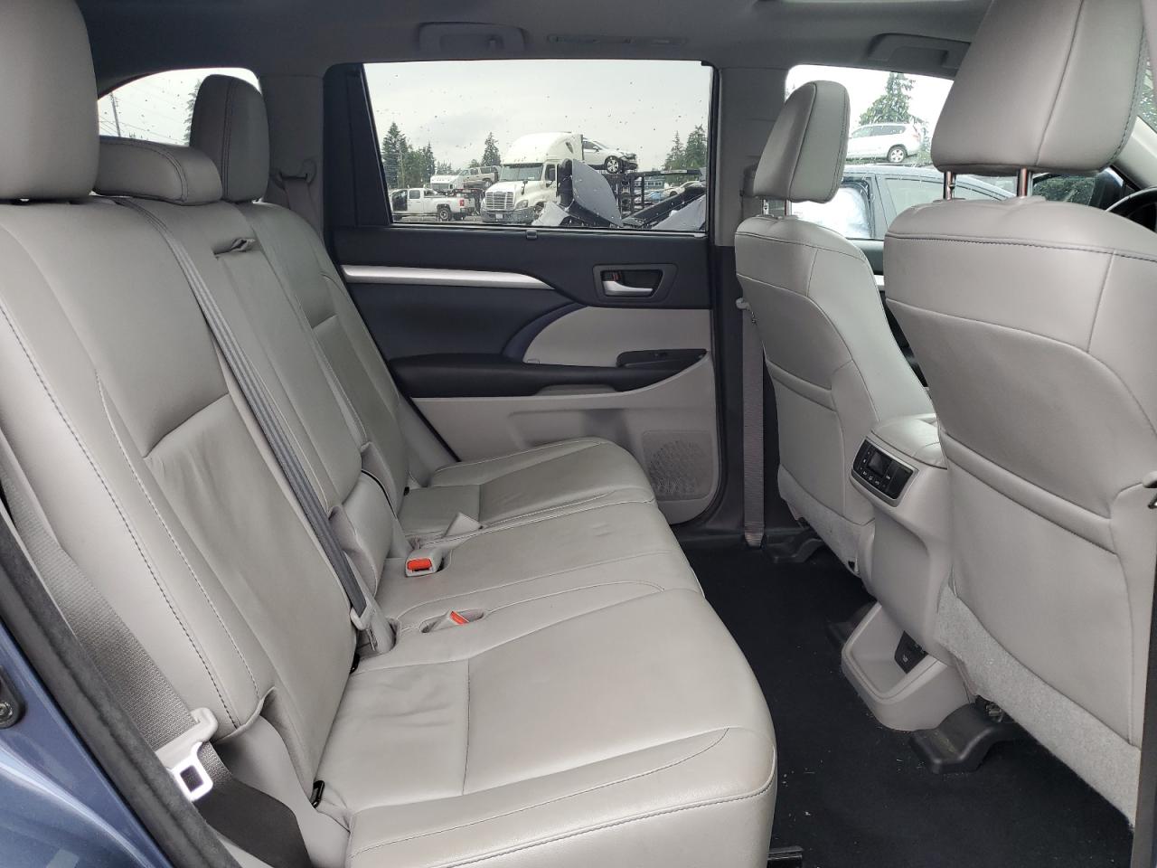 2017 Toyota Highlander Hybrid VIN: 5TDJGRFH2HS025993 Lot: 68008774