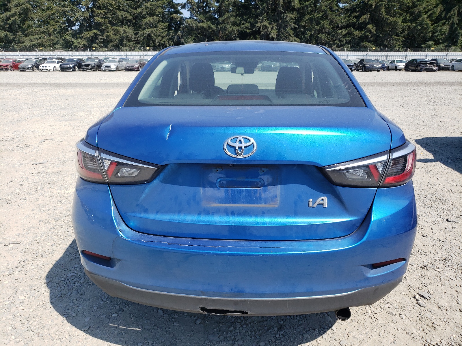 3MYDLBYV6JY305631 2018 Toyota Yaris Ia