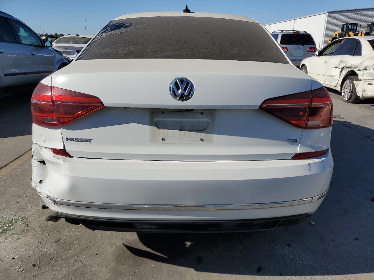 2018 Volkswagen Passat S VIN: 1VWAA7A39JC004161 Lot: 67719204