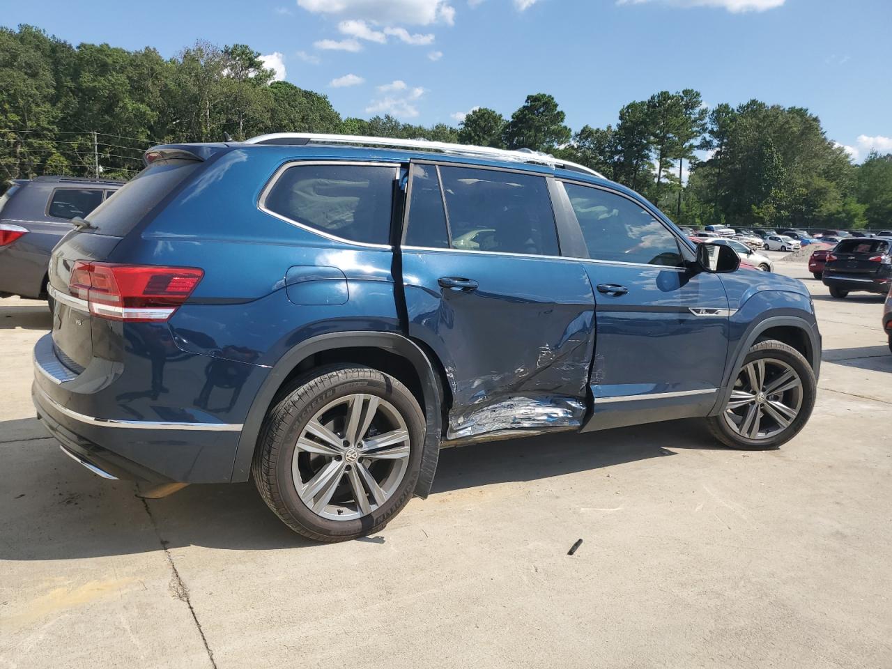 2018 Volkswagen Atlas - Image 3