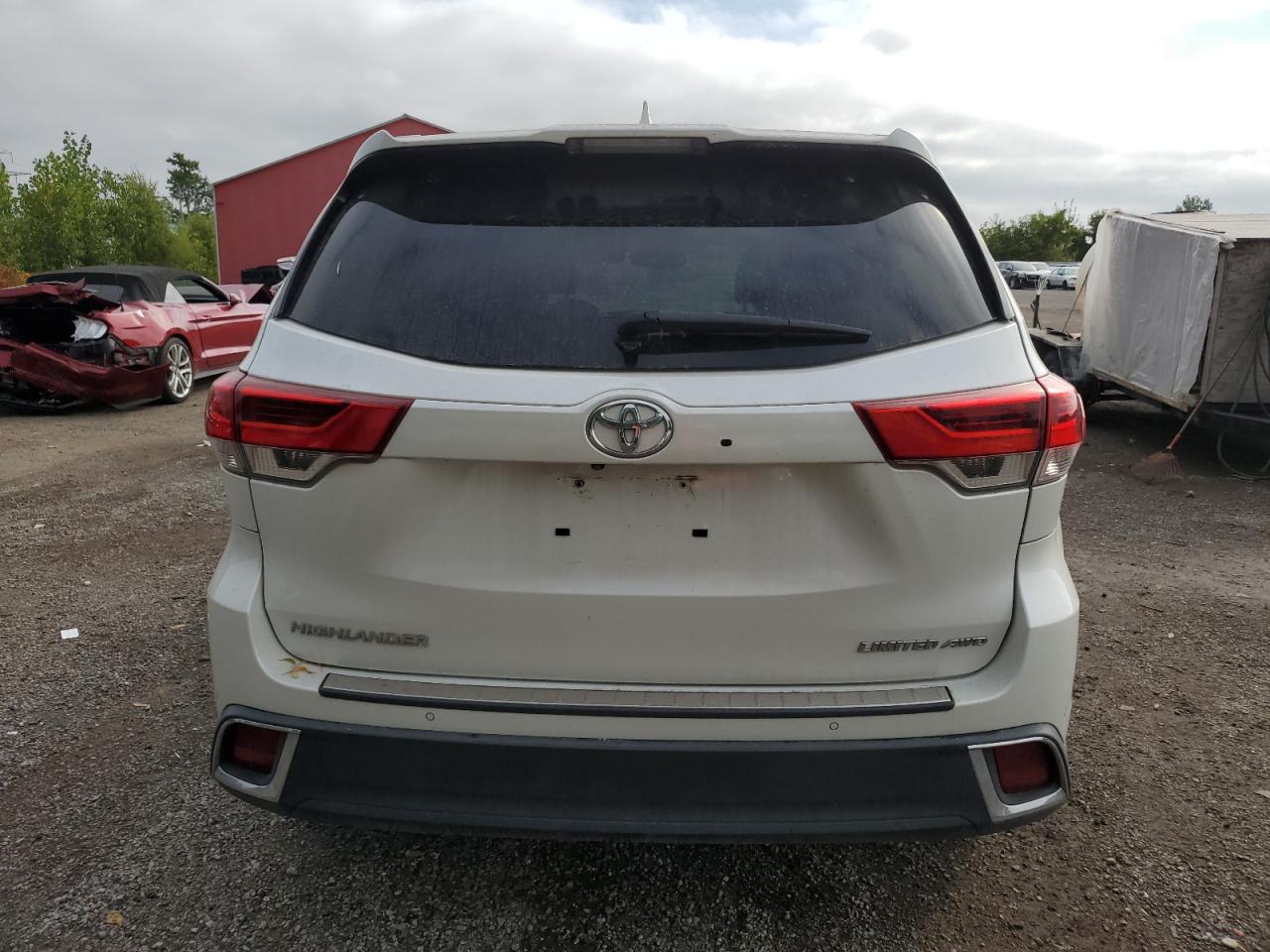 5TDDZRFH1JS801429 2018 Toyota Highlander Limited