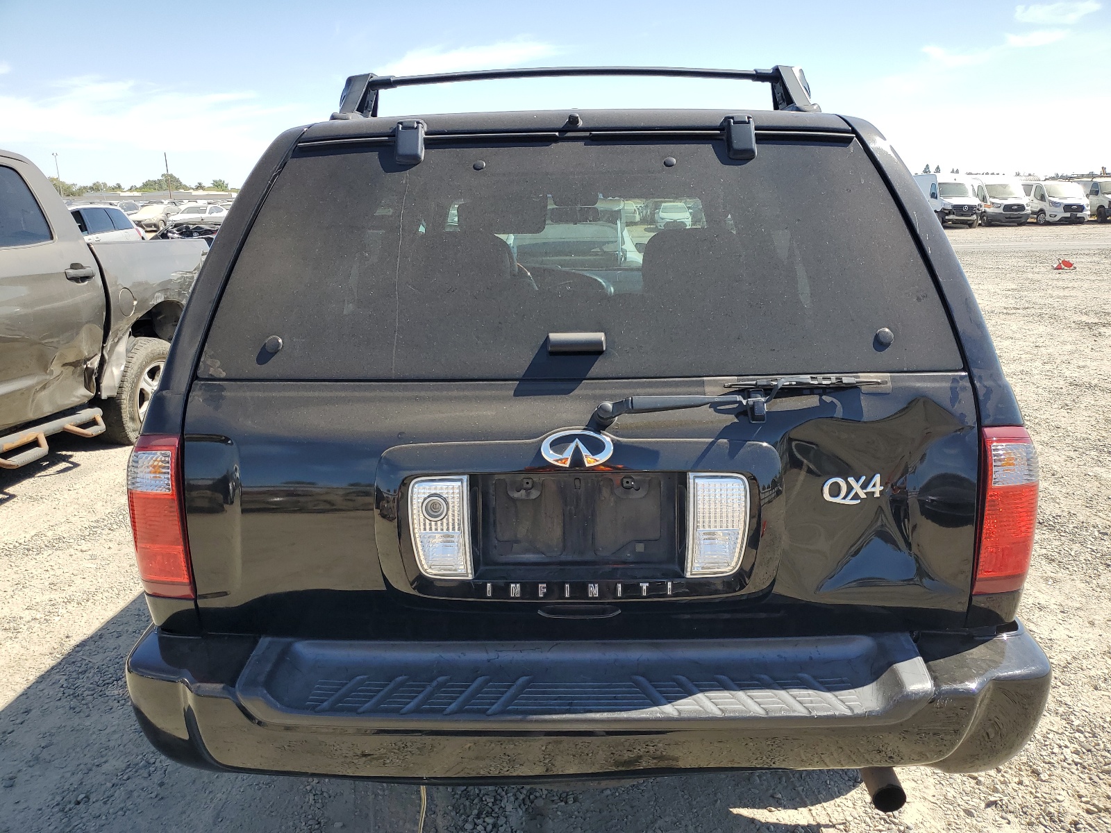 JNRDR09Y72W259374 2002 Infiniti Qx4