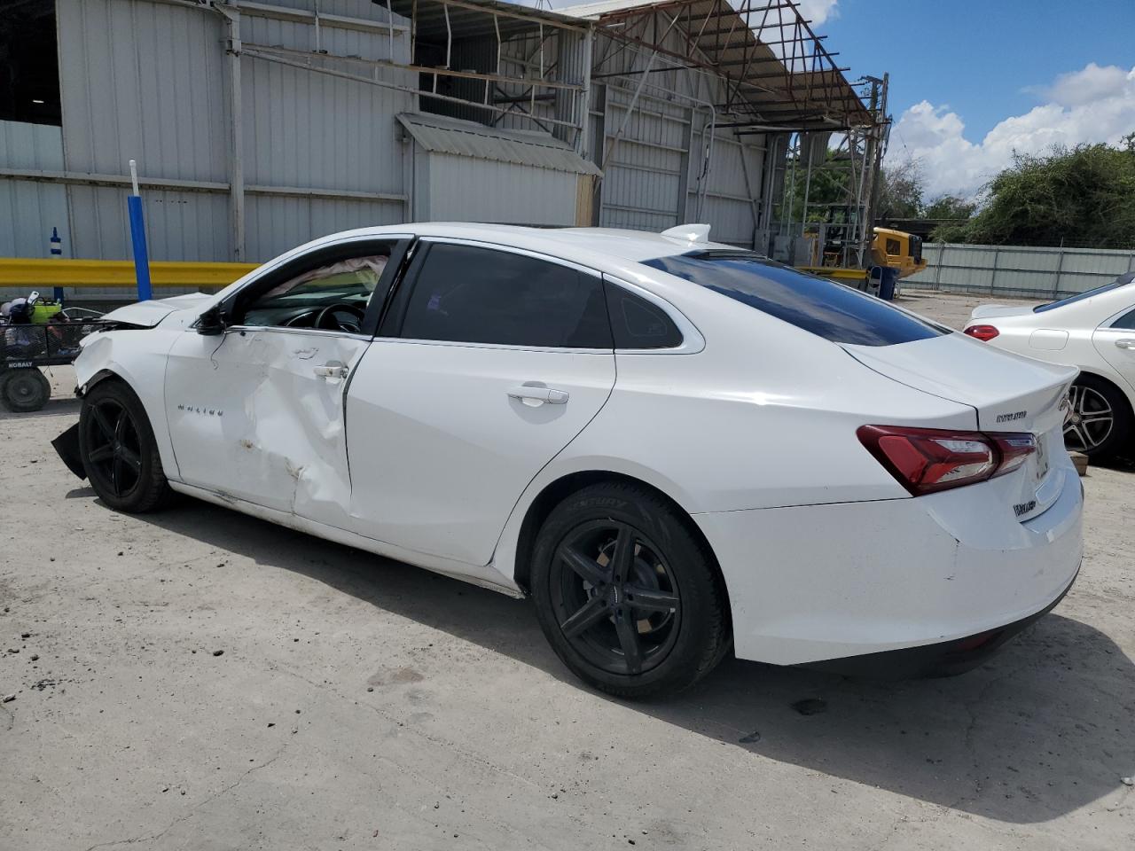 2020 Chevrolet Malibu - Image 2