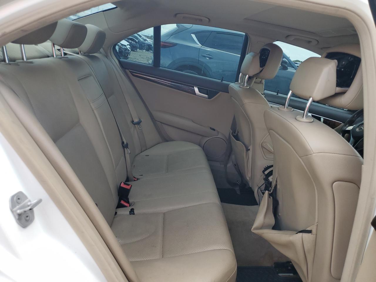 2013 Mercedes-Benz C 250 VIN: WDDGF4HB7DA854385 Lot: 67841944