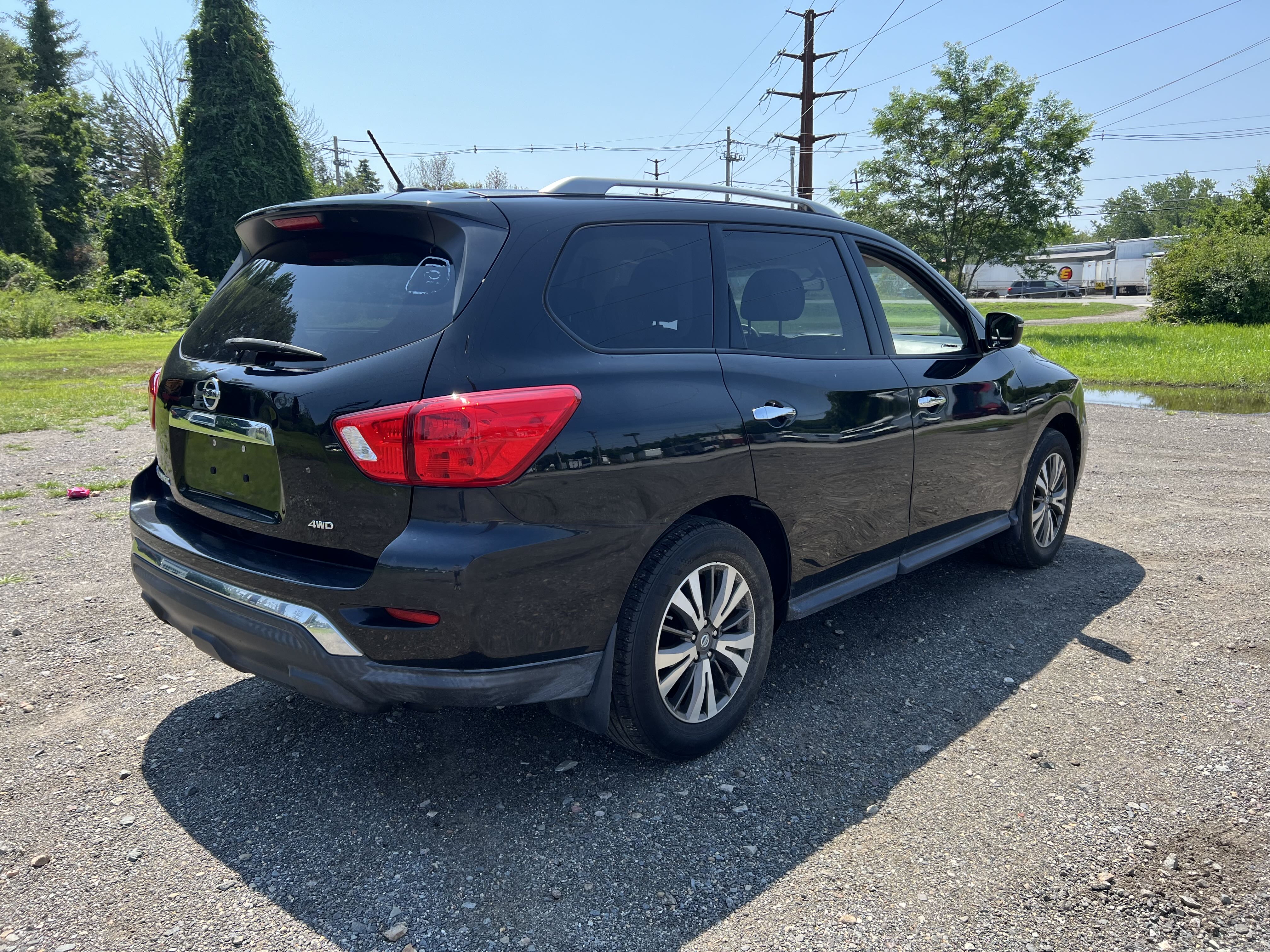 2017 Nissan Pathfinder S vin: 5N1DR2MMXHC911104