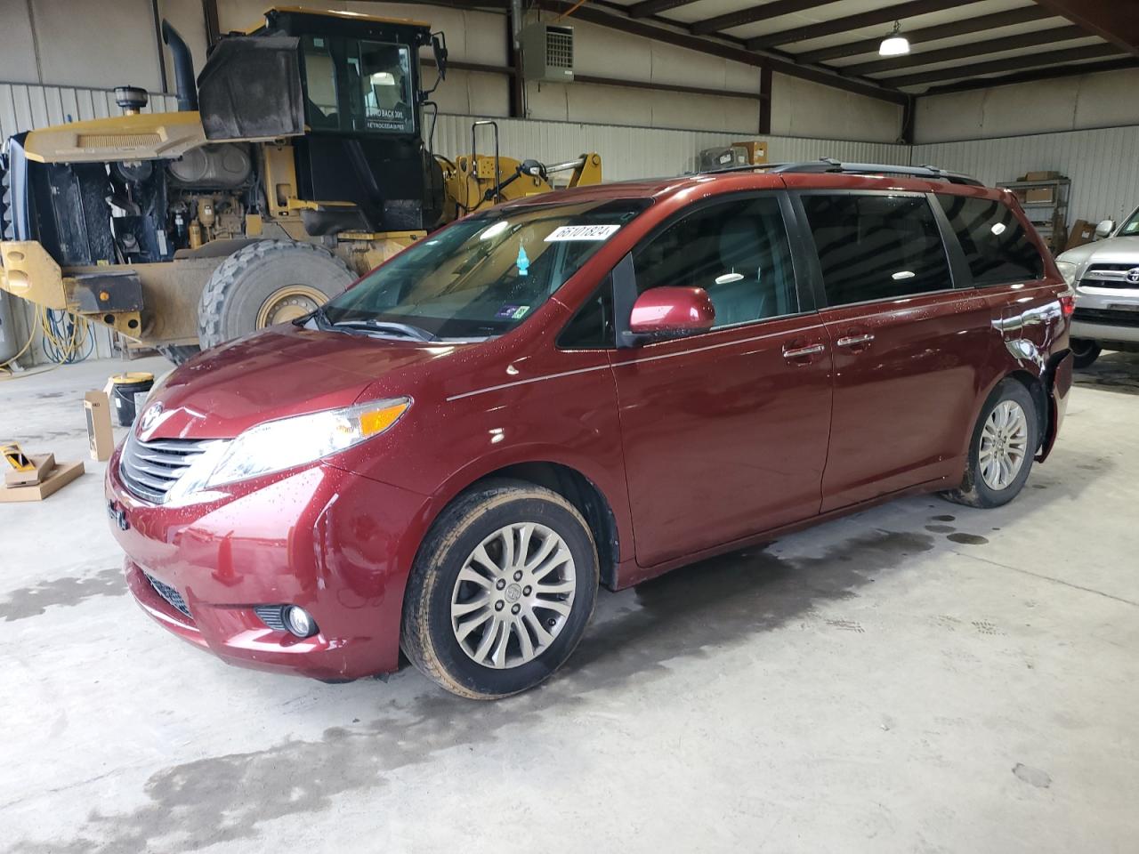 5TDYZ3DC6HS774907 2017 TOYOTA SIENNA - Image 1