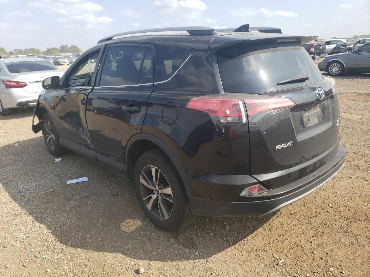 2T3RFREV7HW691839 2017 TOYOTA RAV 4 - Image 2