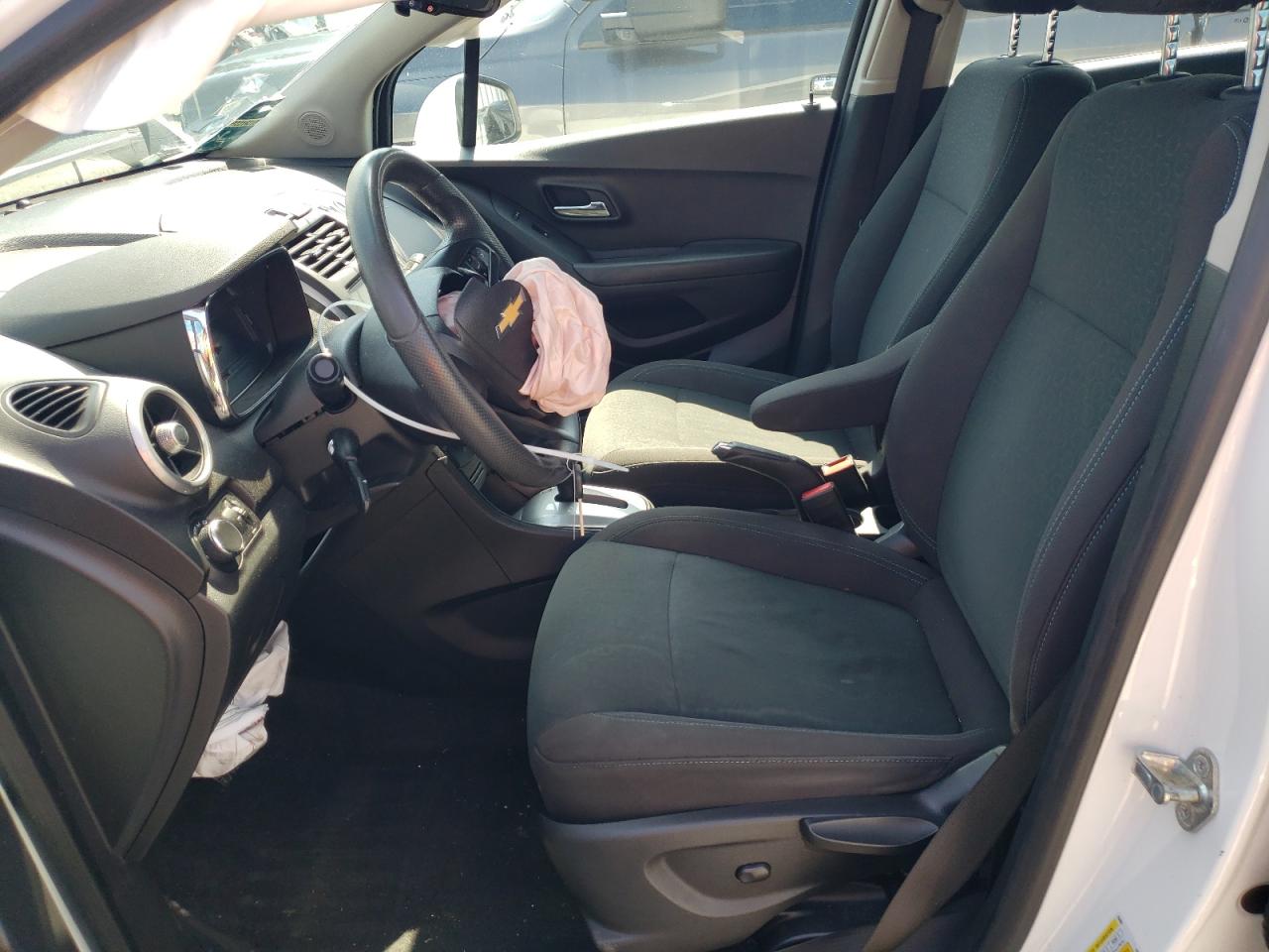 2015 Chevrolet Trax Ls VIN: KL7CJKSB0FB096307 Lot: 61831314