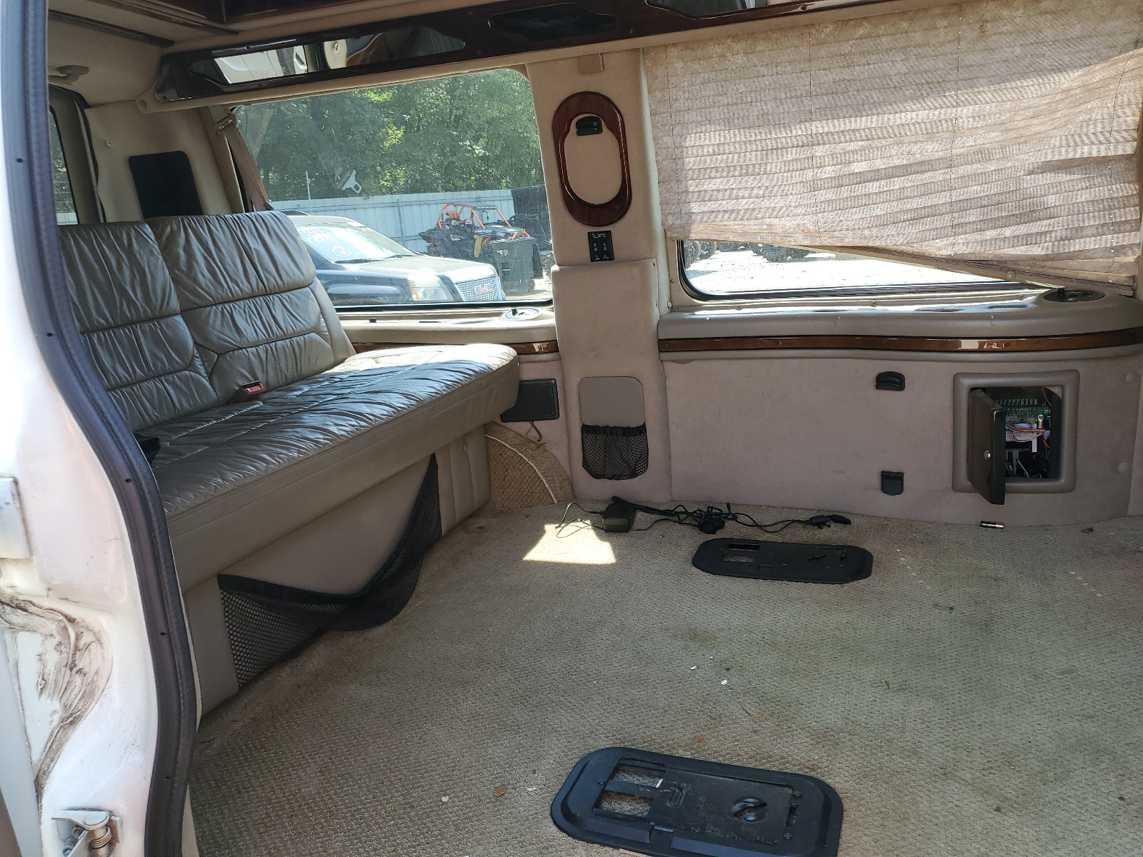 1GBFG15R7Y1233032 2000 Chevrolet Express G1500