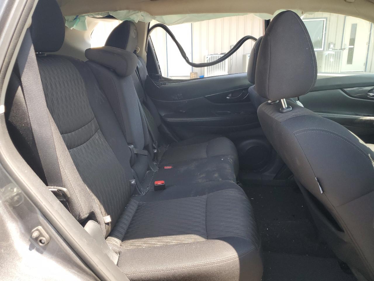2017 Nissan Rogue - Image 11