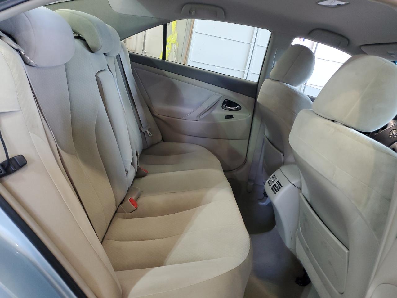 2009 Toyota Camry - Image 10