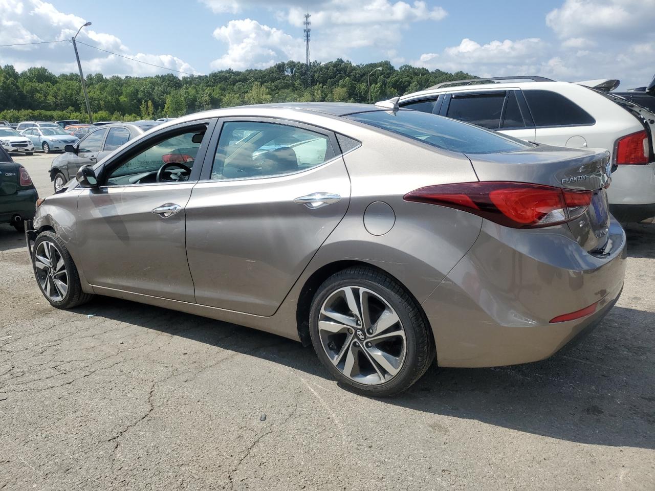 5NPDH4AE6GH653697 2016 HYUNDAI ELANTRA - Image 2