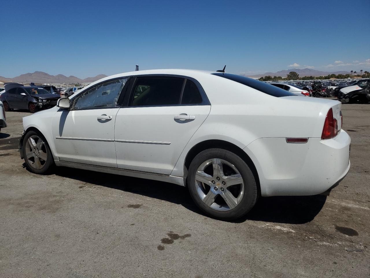 2009 Chevrolet Malibu - Image 2