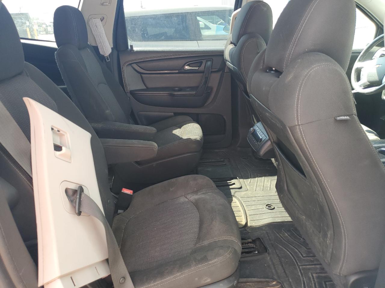 2016 Chevrolet Traverse - Image 11