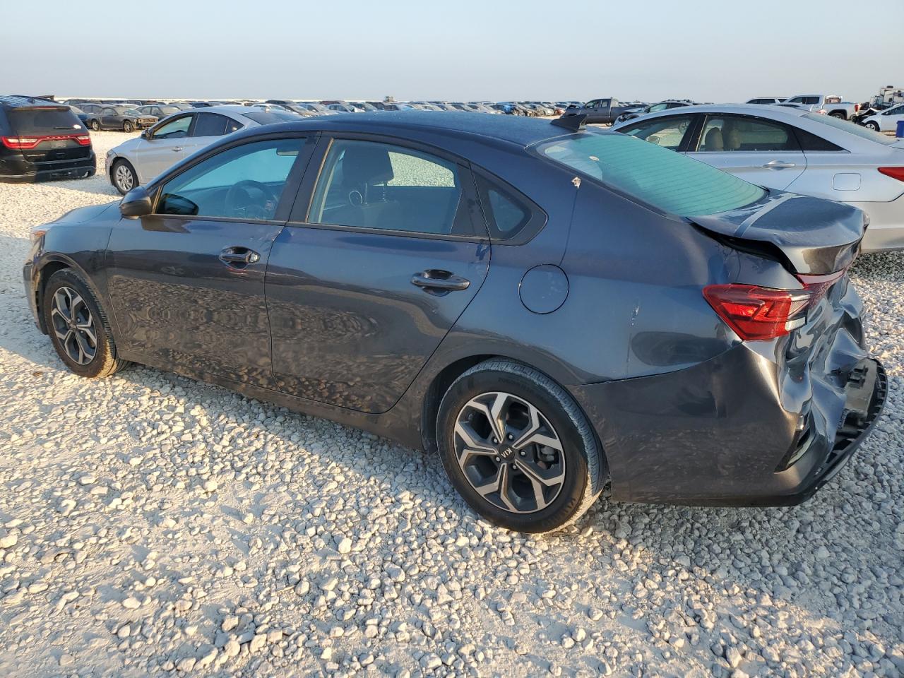 3KPF24AD9LE260695 2020 KIA FORTE - Image 2