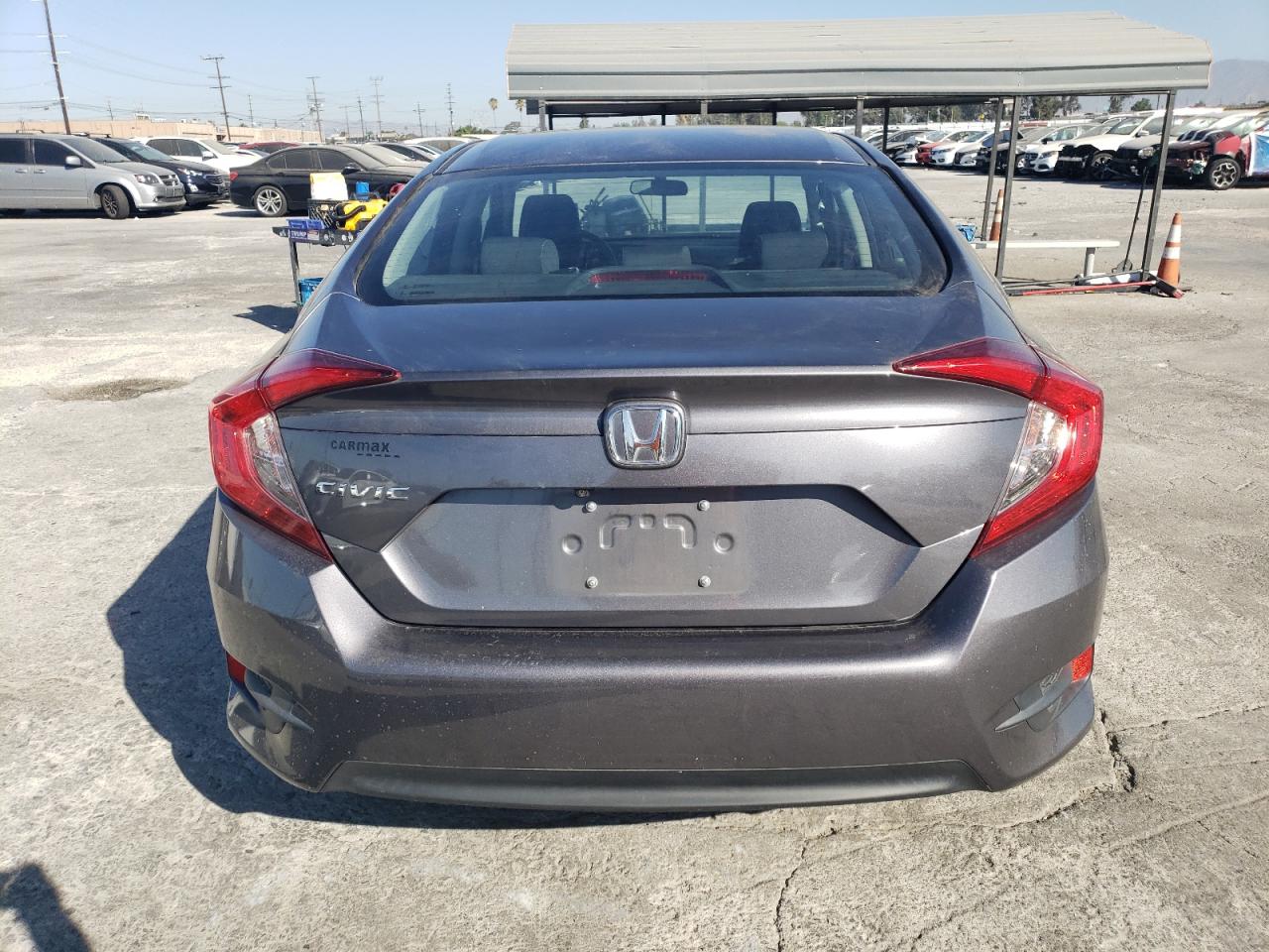 2HGFC2F51JH598484 2018 Honda Civic Lx