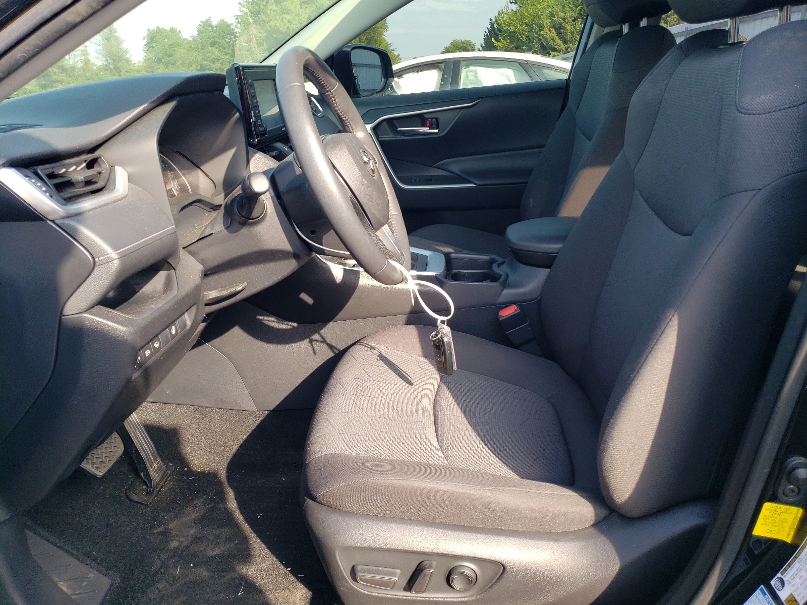 JTMP1RFV4LJ029843 2020 Toyota Rav4 Xle