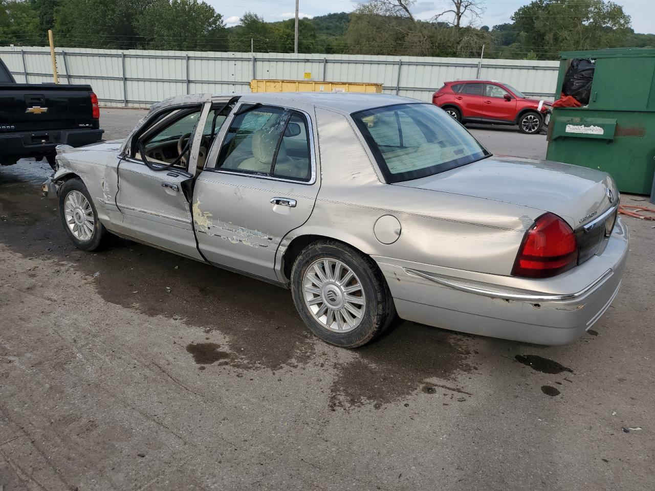 2008 Mercury Grand Marquis - Image 2