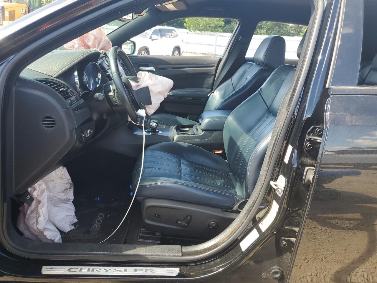 2014 Chrysler 300 S VIN: 2C3CCABG0EH323783 Lot: 65640544