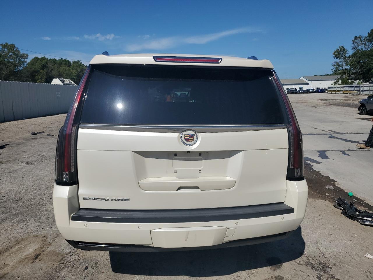 1GYS3BKJ4FR288752 2015 Cadillac Escalade Luxury