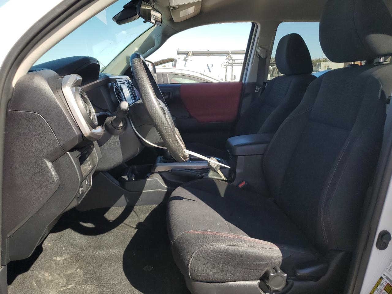 2019 Toyota Tacoma Double Cab VIN: 5TFAX5GN8KX141715 Lot: 68144544