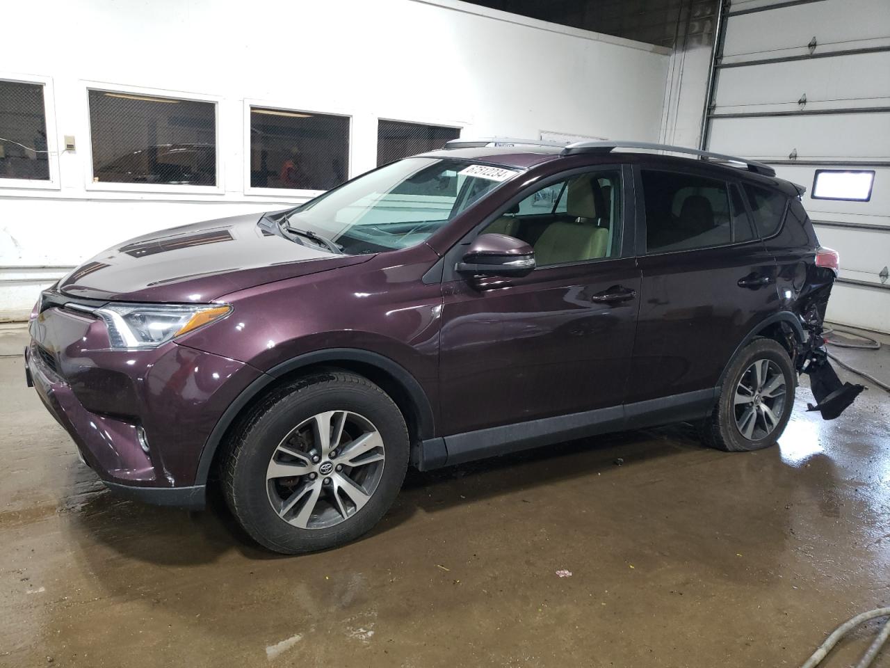 2T3RFREVXJW828746 2018 TOYOTA RAV 4 - Image 1