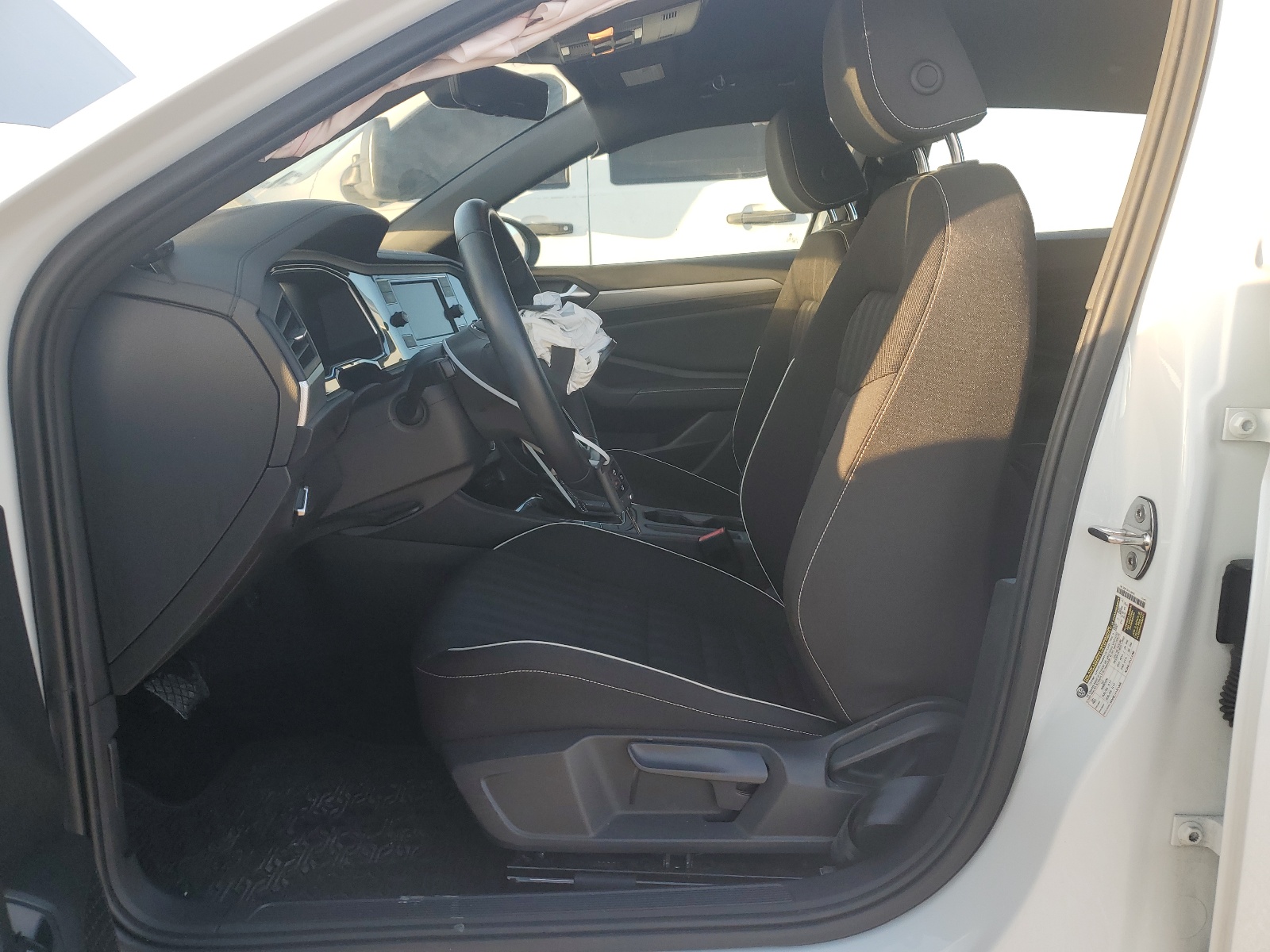 3VWBM7BU6NM018641 2022 Volkswagen Jetta Sport