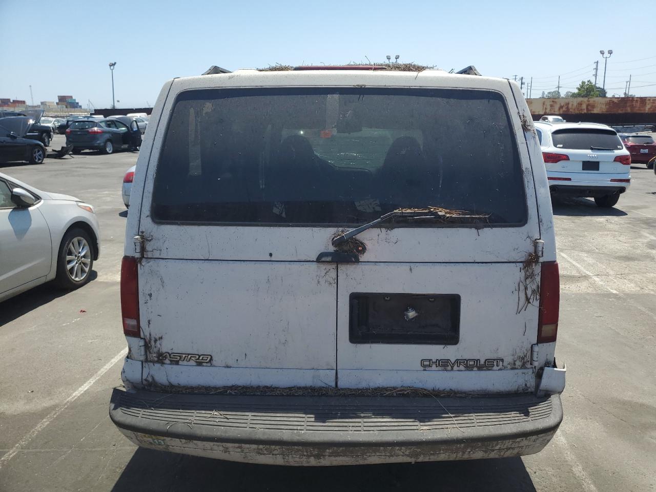 2001 Chevrolet Astro VIN: 1GNDM19W01B137990 Lot: 66127254