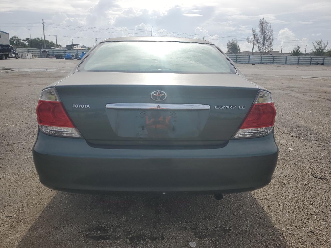 2005 Toyota Camry Le VIN: JTDBE32K650307979 Lot: 65077834