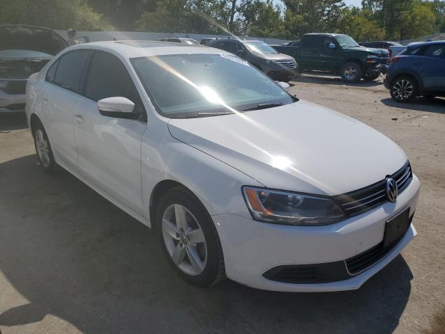 Седани VOLKSWAGEN JETTA 2014 Білий