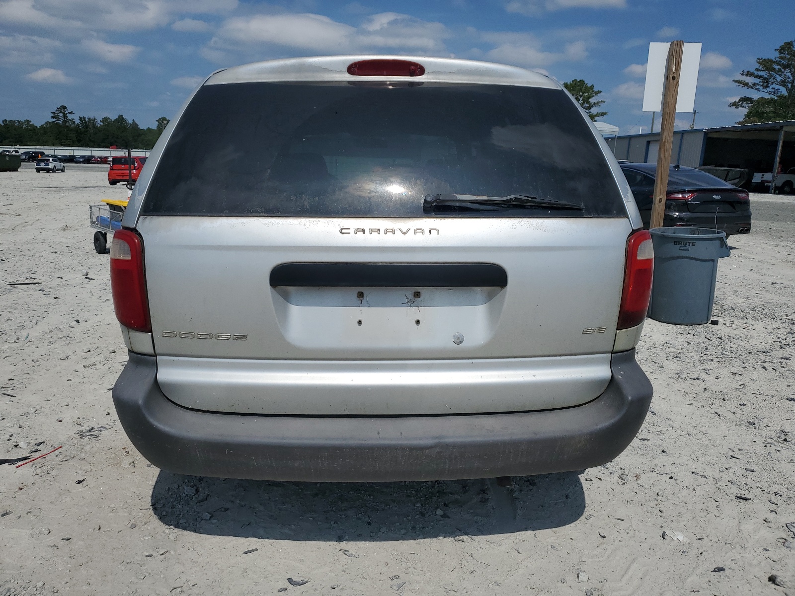1B4GP253X2B647714 2002 Dodge Caravan Se