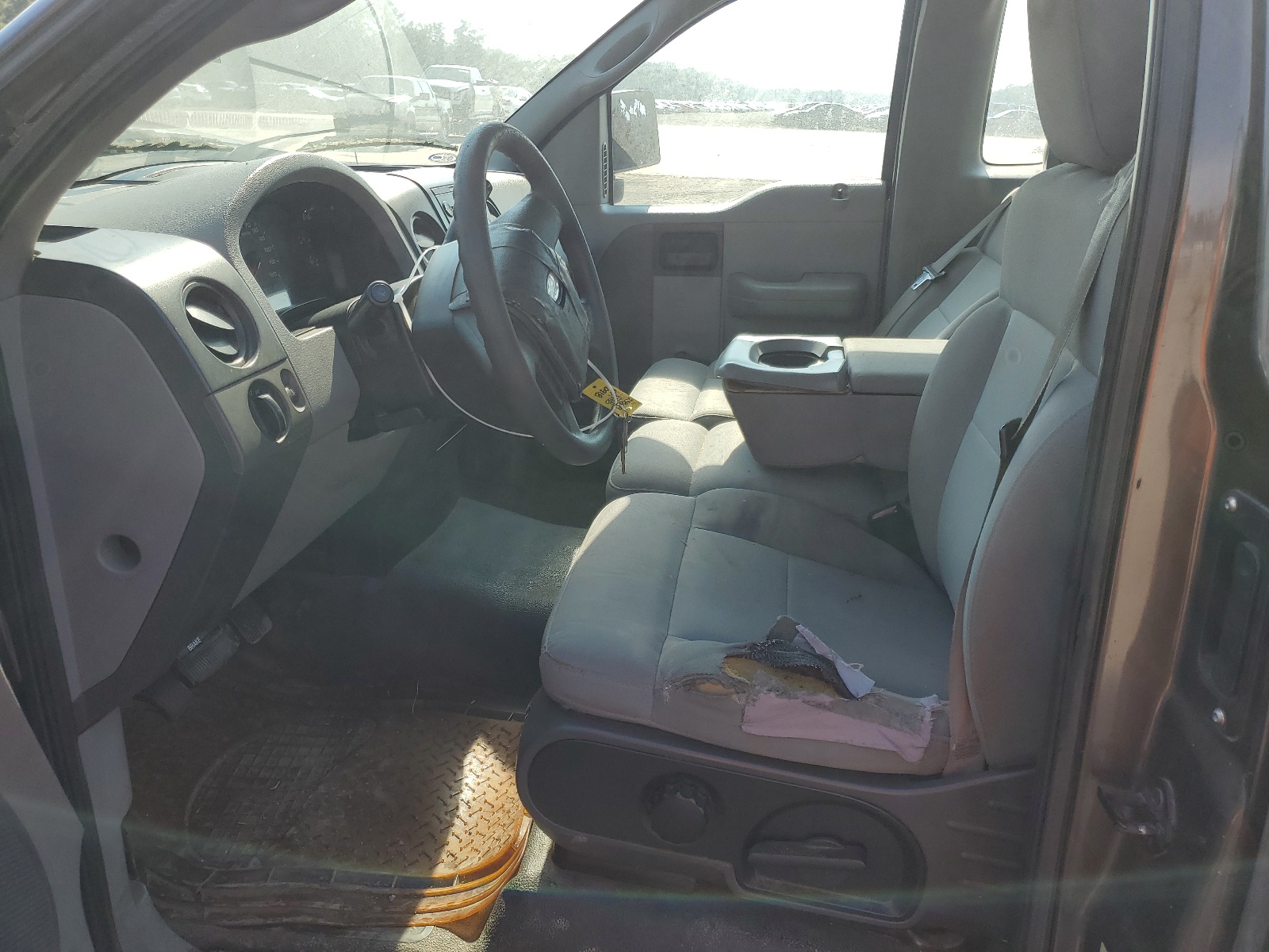 1FTRF12W05KC00918 2005 Ford F150 1FTRF12W05KC00918 2005 Ford F150