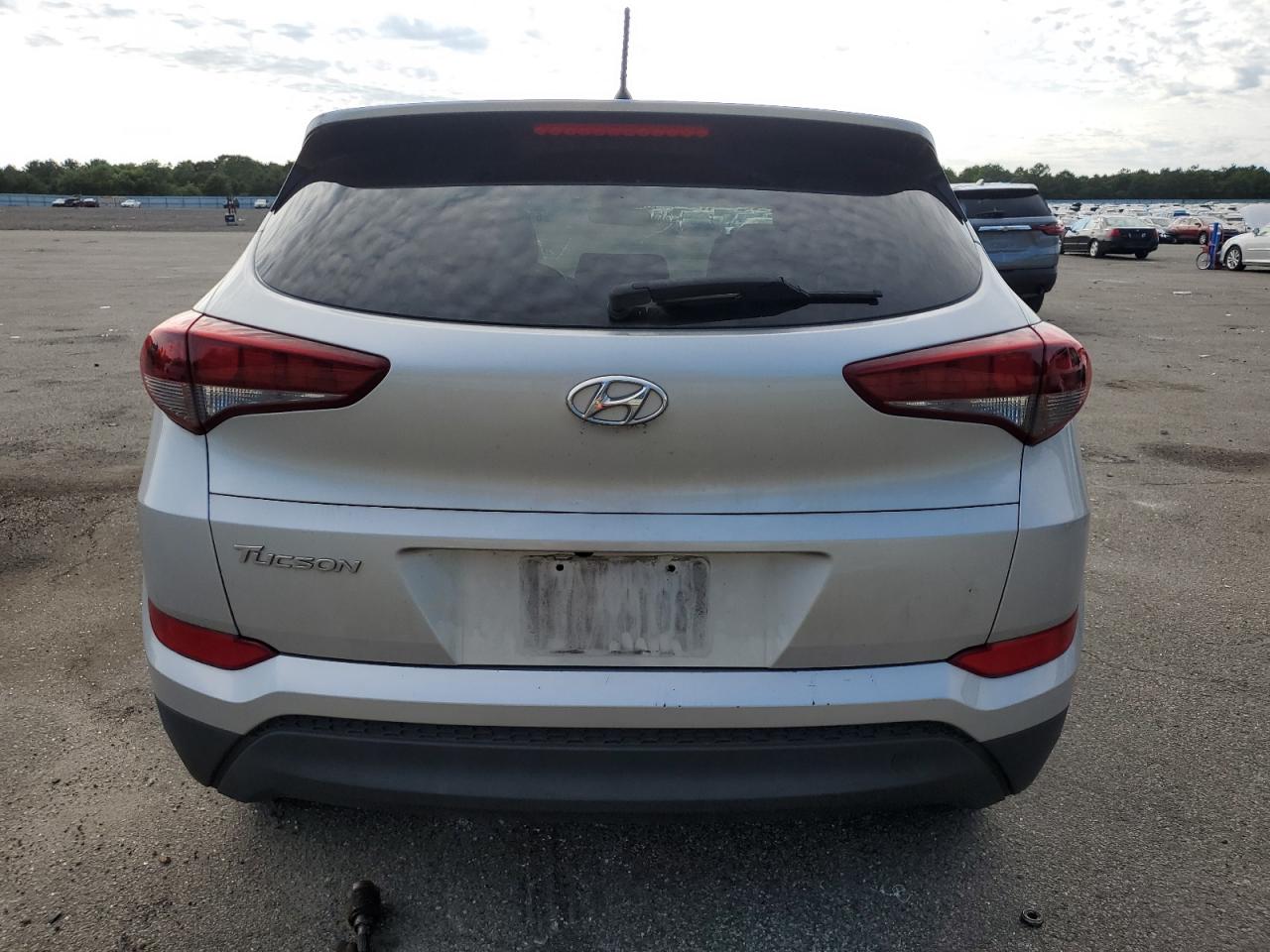 KM8J23A46JU773286 2018 Hyundai Tucson Se