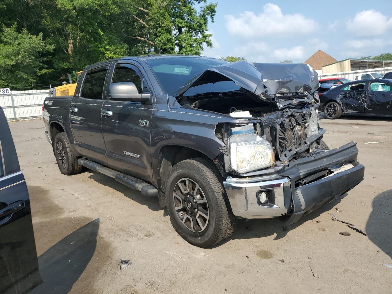 VIN 5TFDY5F14HX629500 2017 TOYOTA TUNDRA no.4