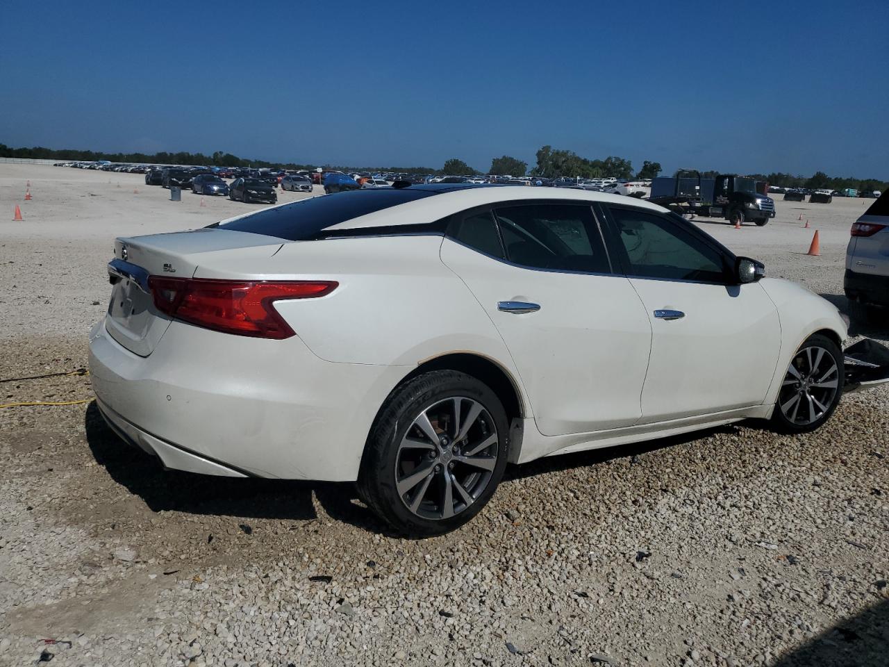 2017 Nissan Maxima - Image 3