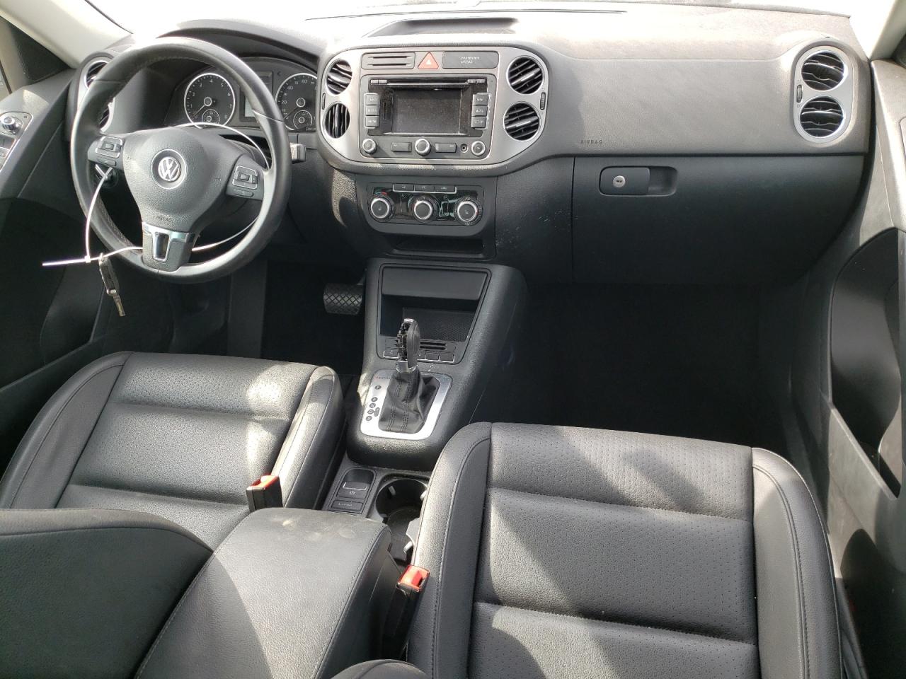 2011 Volkswagen Tiguan - Image 8
