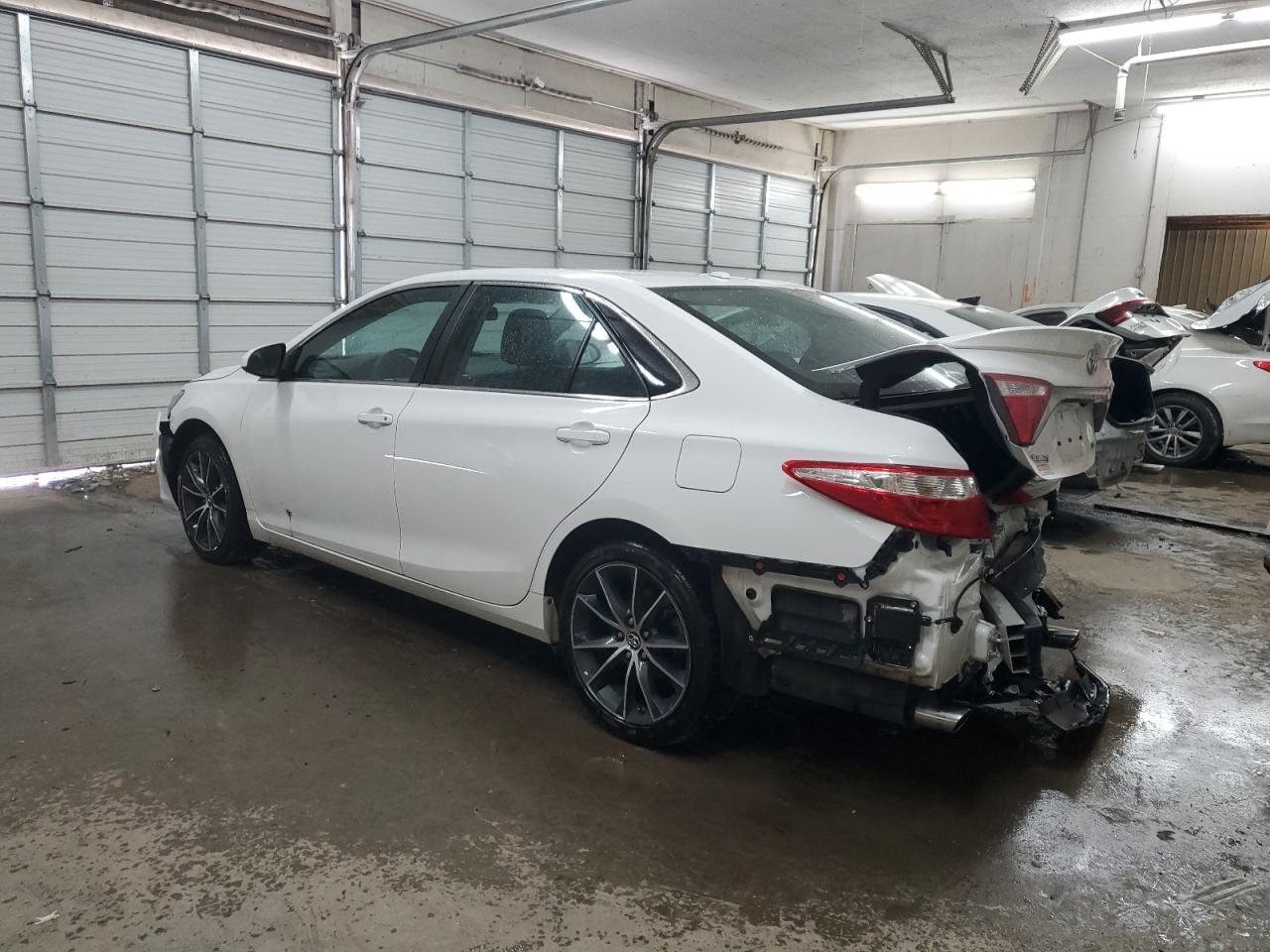 4T1BK1FK7GU568908 2016 TOYOTA CAMRY - Image 2