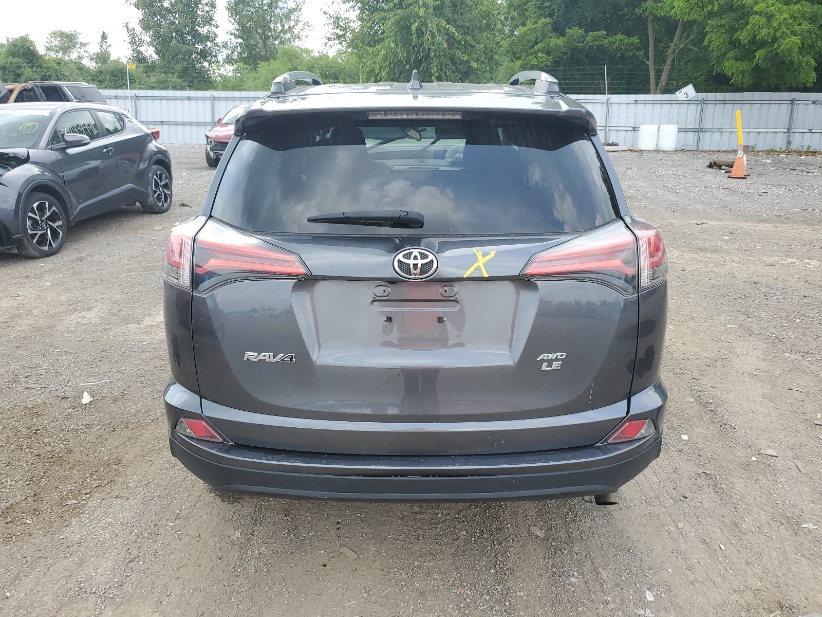 2T3BFREV3HW684372 2017 Toyota Rav4 Le