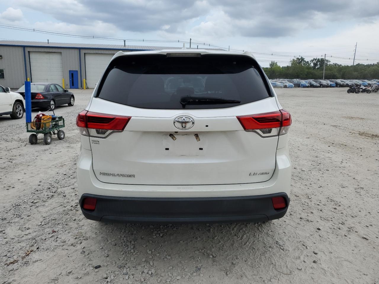 2019 Toyota Highlander Le VIN: 5TDBZRFH6KS937886 Lot: 68975864