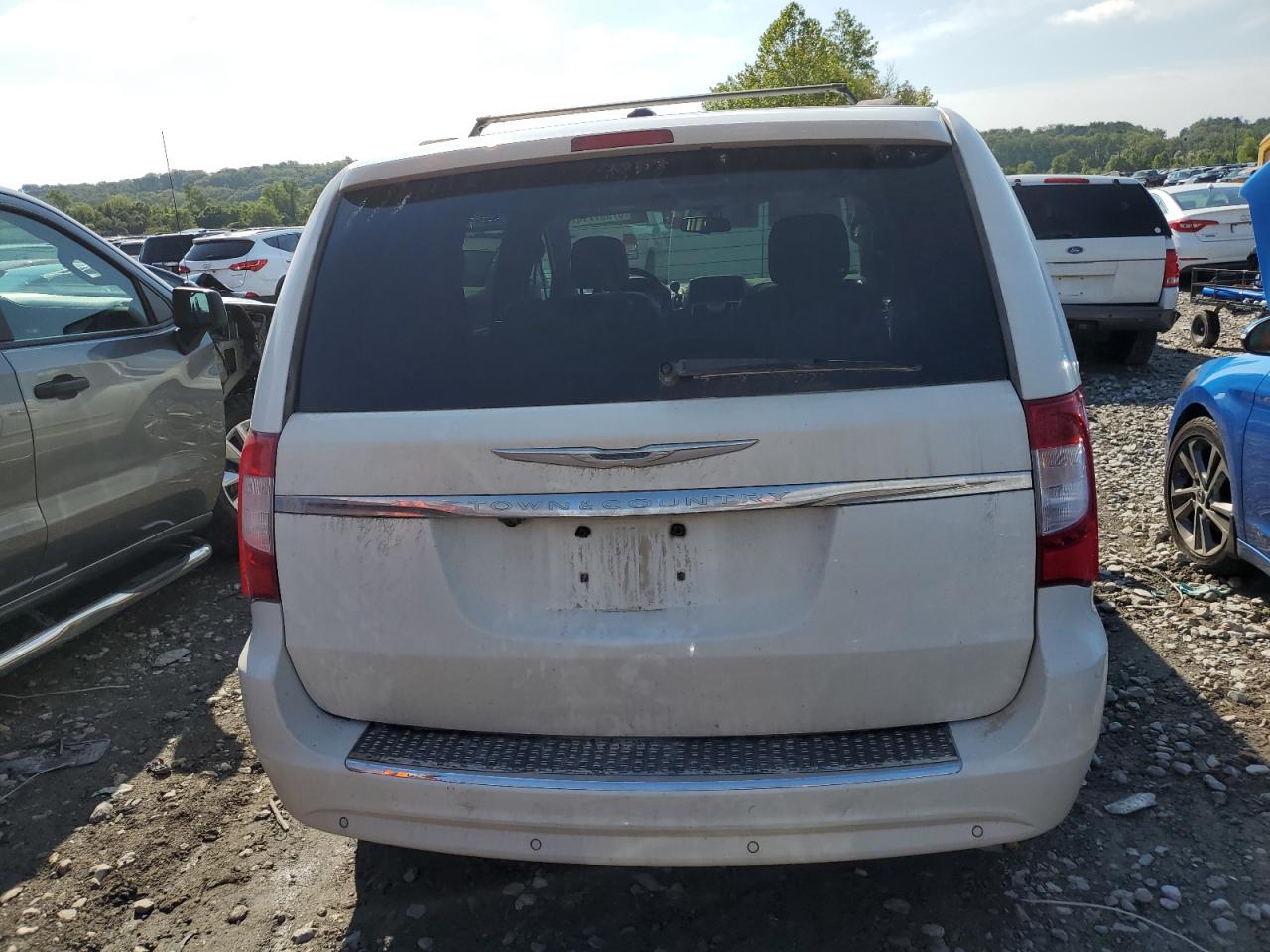 2A4RR8DG0BR746535 2011 Chrysler Town & Country Touring L