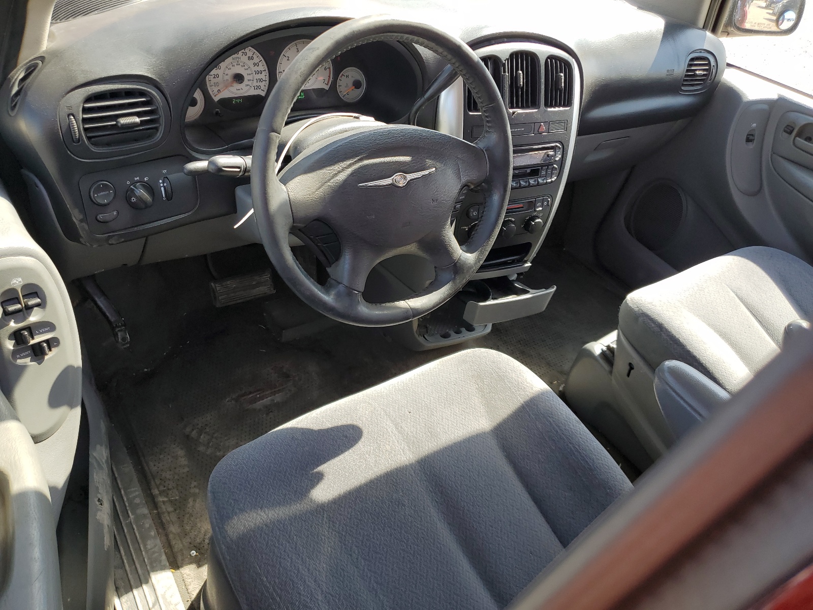 2C4GP54L45R225966 2005 Chrysler Town & Country Touring