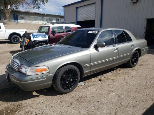 2001 Ford Crown Victoria 