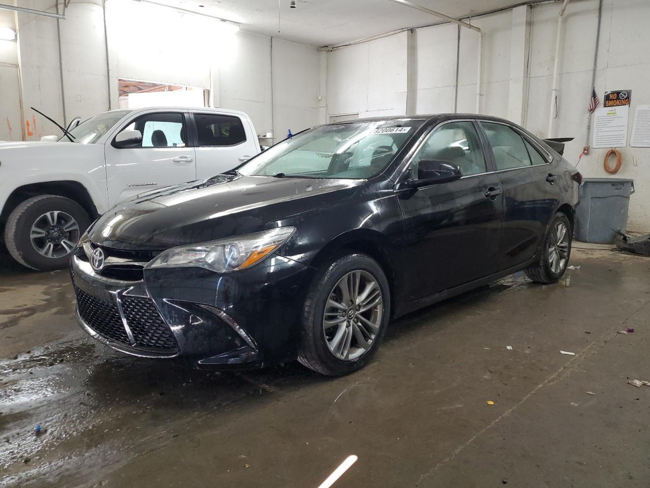 4T1BF1FK4HU769364 2017 TOYOTA CAMRY - Image 1