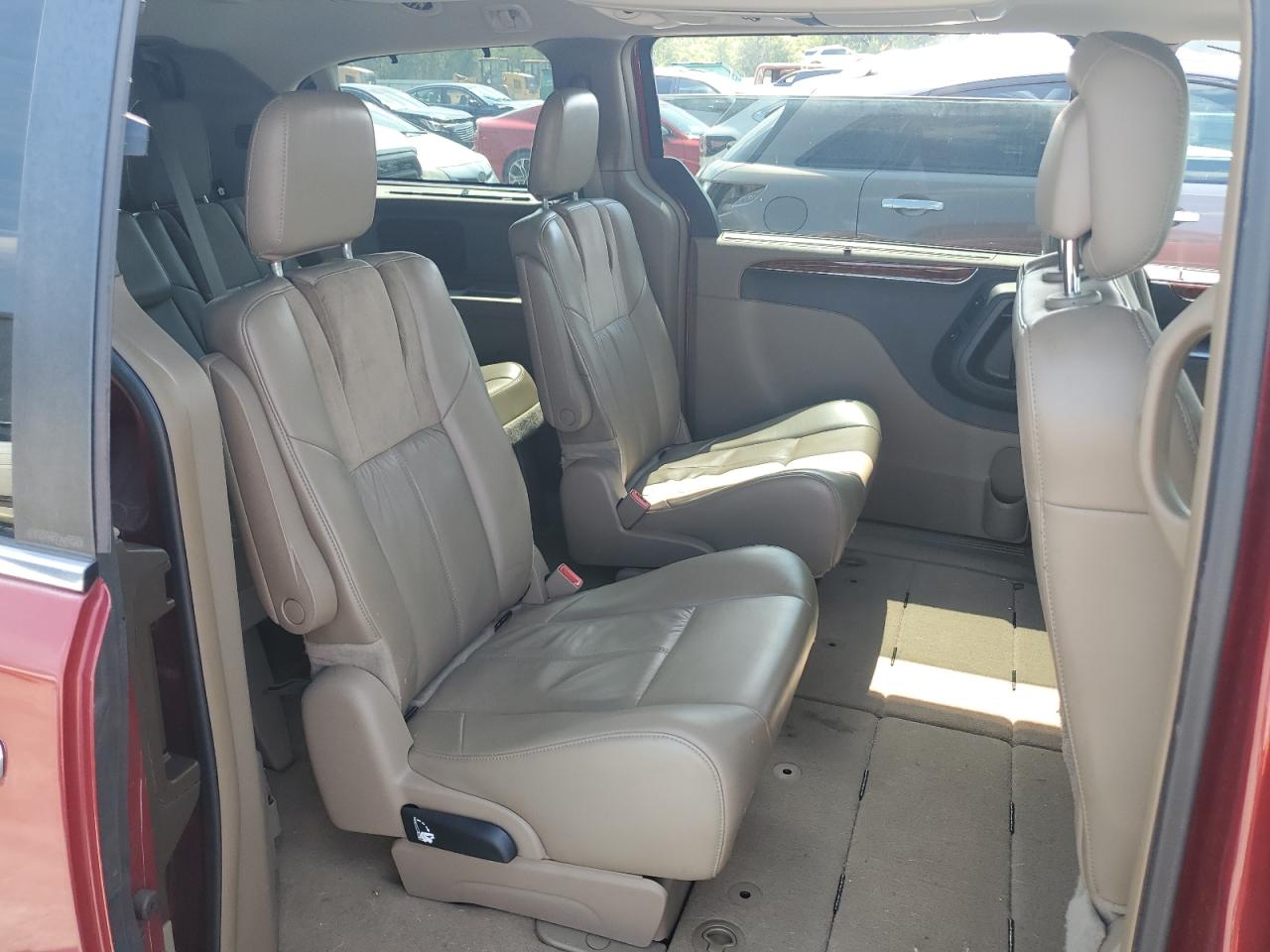 2014 Chrysler Town & Country Limited VIN: 2C4RC1GG6ER332884 Lot: 66293614