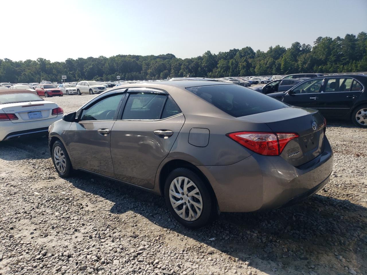 5YFBURHE2HP728213 2017 TOYOTA COROLLA - Image 2