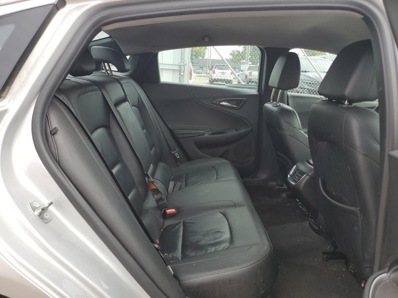 2016 Chevrolet Malibu - Image 10