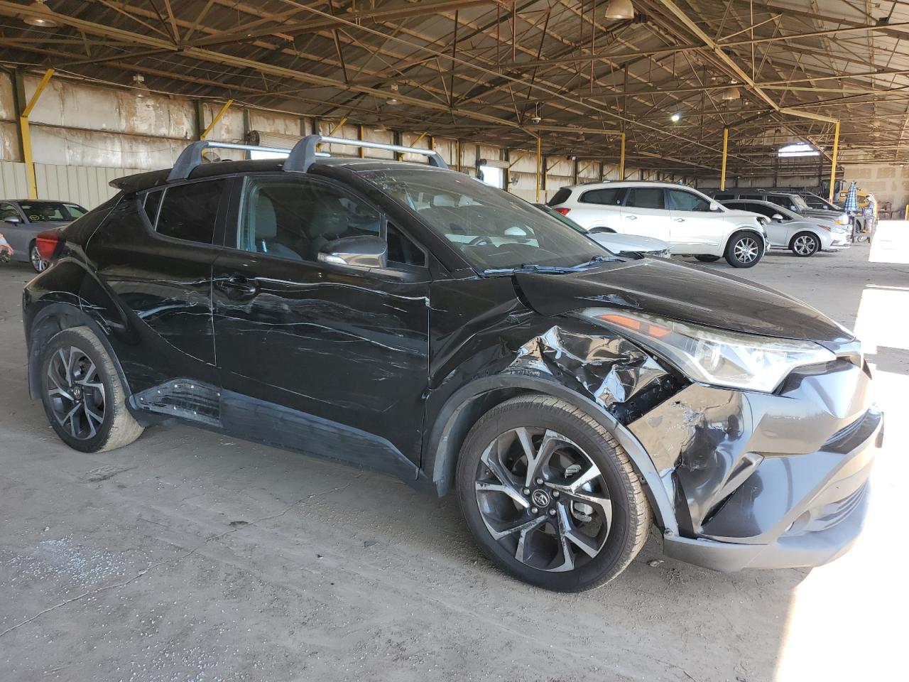 VIN NMTKHMBX4JR026360 2018 TOYOTA C-HR no.4