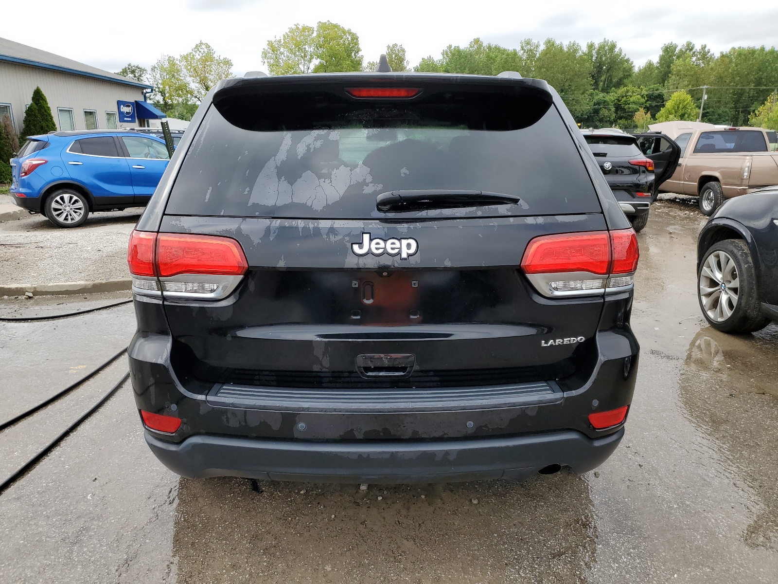 1C4RJEAG8JC311768 2018 Jeep Grand Cherokee Laredo