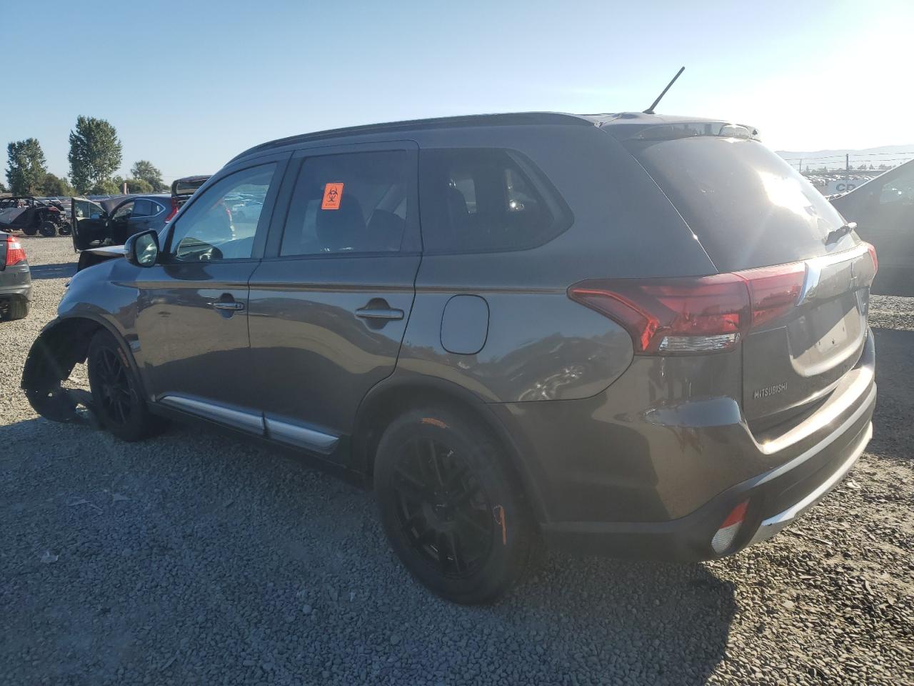 JA4AZ3A39GZ028058 2016 MITSUBISHI OUTLANDER - Image 2