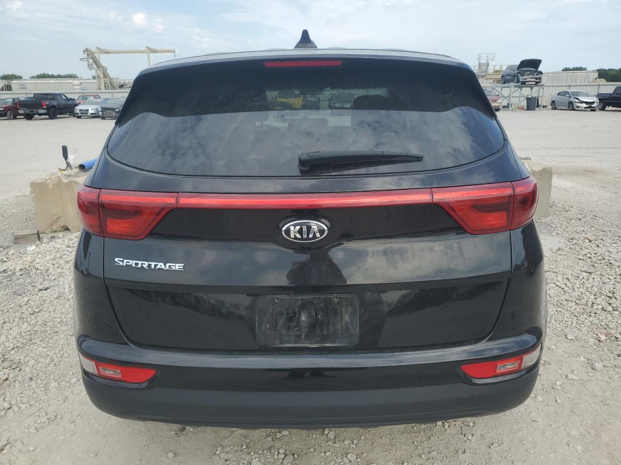 KNDPMCAC3H7261946 2017 Kia Sportage Lx